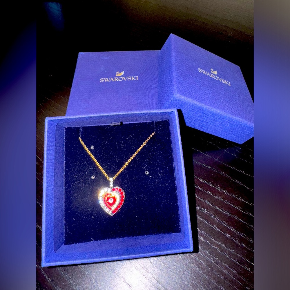 Swarovski pendant heart shape new neckless